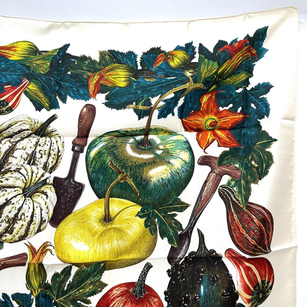 Hermes Scarf Citrouilles & Coloqu in Tes Pumpkin and Colocint Silk White Beige — view 3