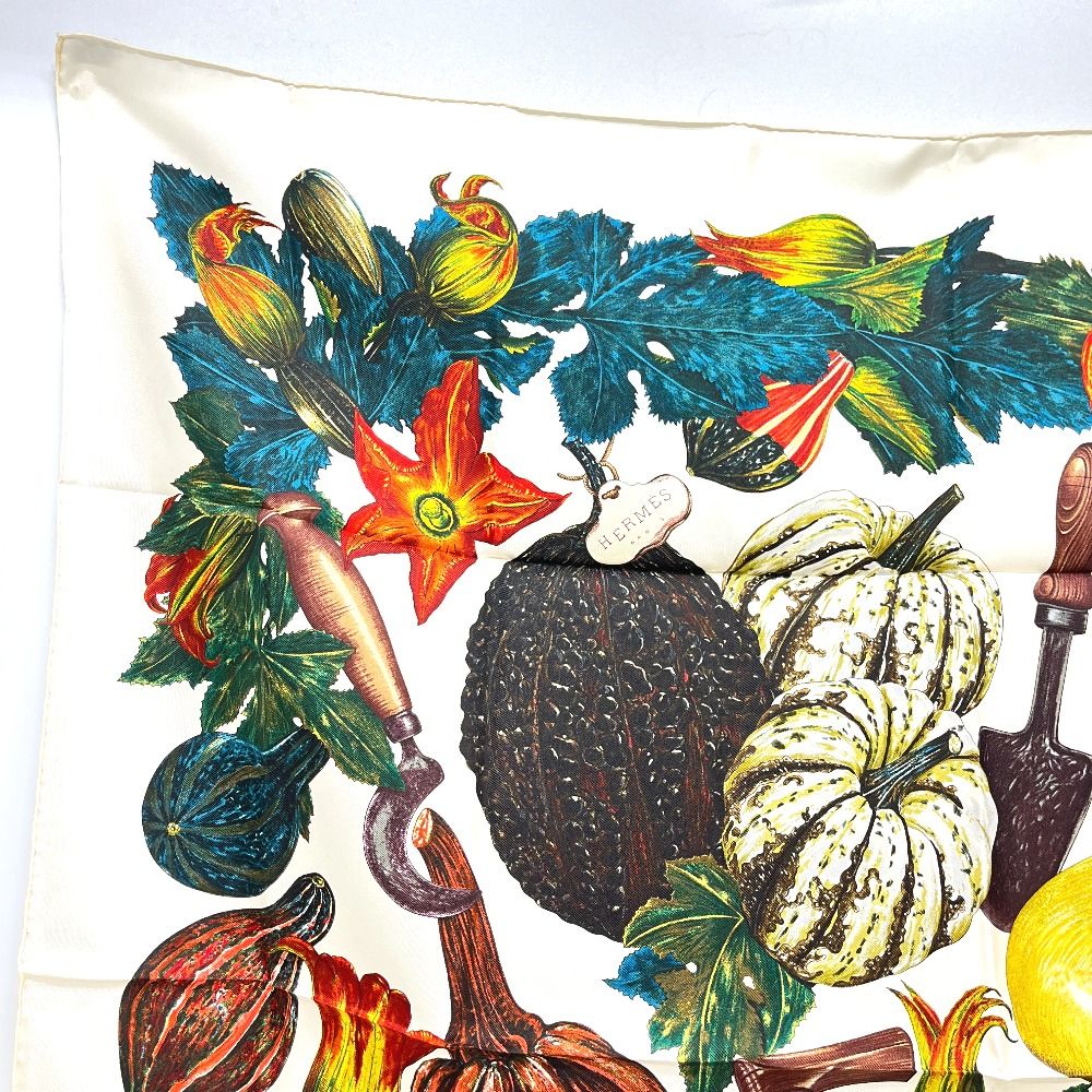 Hermes Scarf Citrouilles & Coloqu in Tes Pumpkin and Colocint Silk White Beige — view 2