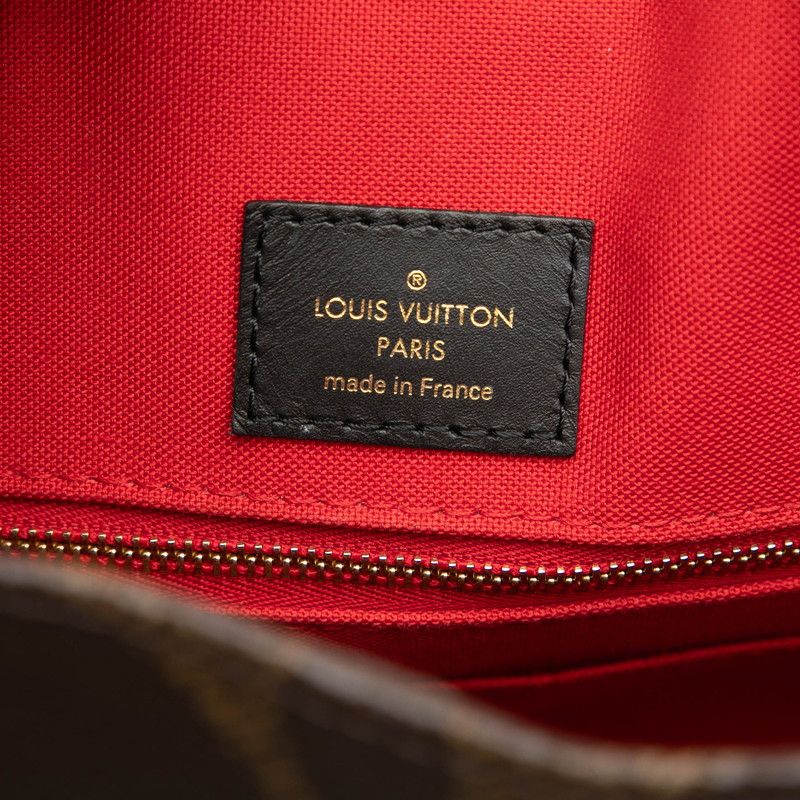 Louis Vuitton Monogram Giant Reverse On The Go MM Shoulder Bag — view 5