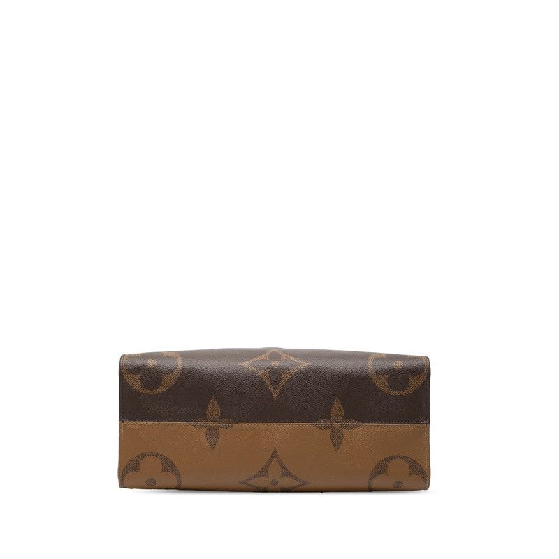 Louis Vuitton Monogram Giant Reverse On The Go MM Shoulder Bag — view 3