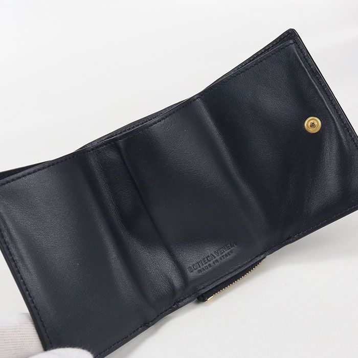 Bottega Veneta Intrecciato Trifold Wallet Leather — view 3