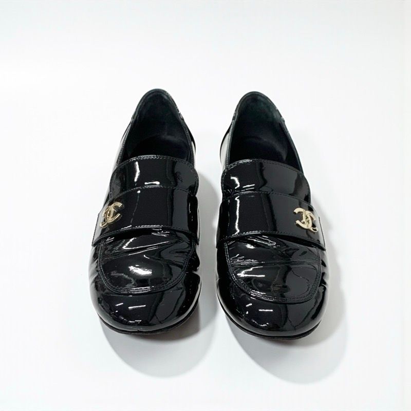 Chanel Loafers Shoes Patent Leather Black Gold CC Logo — view 3