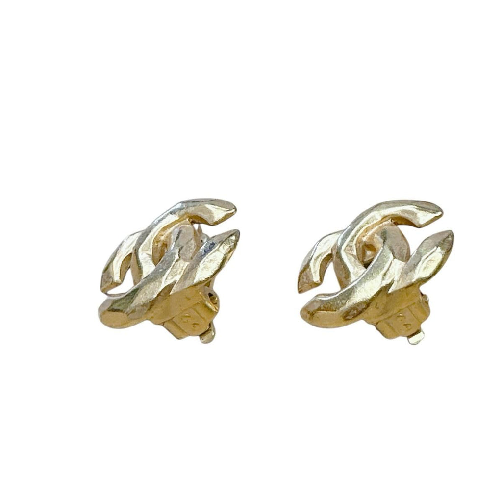 Chanel Vintage Earrings CC Logo Gold — view 4