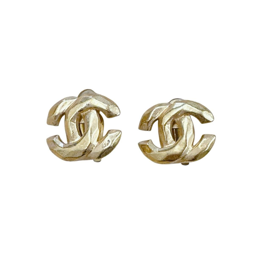 Chanel Vintage Earrings CC Logo Gold — view 3