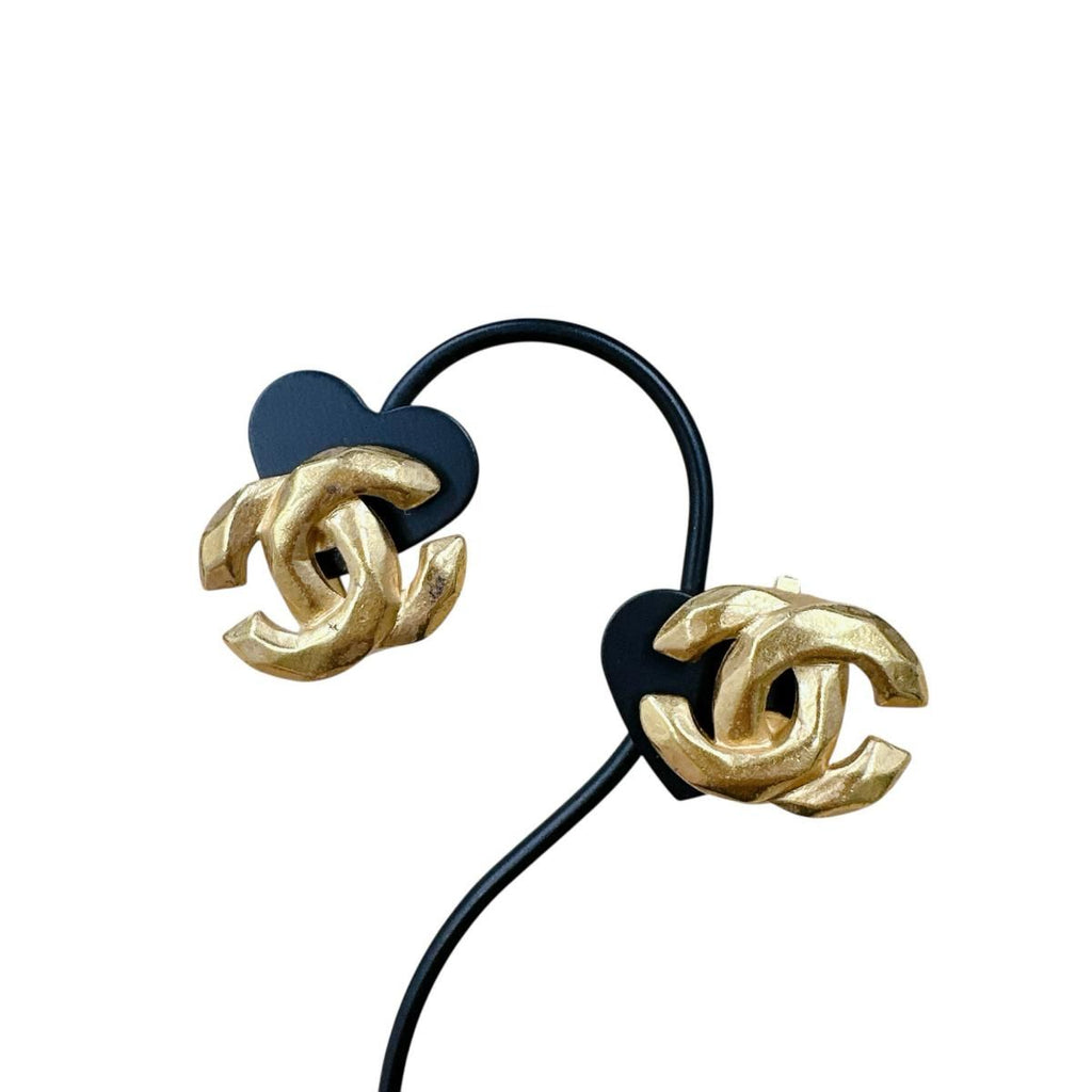 Chanel Vintage Earrings CC Logo Gold — view 2