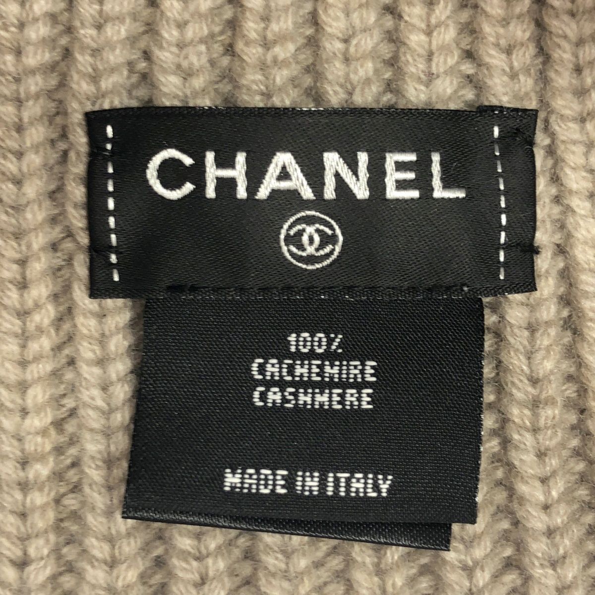 Chanel Logo Patch Cashmere Knit Cap Beige — view 4
