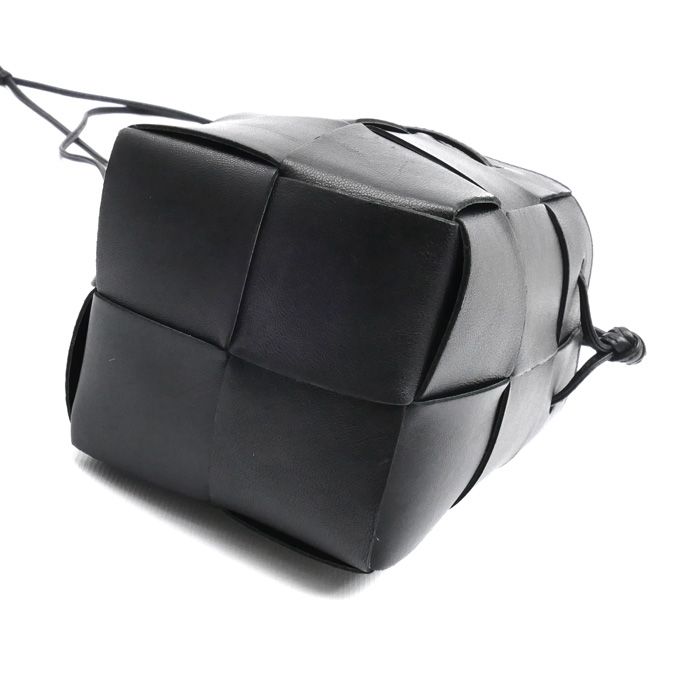 Bottega Veneta Maxi Intrecciato Cassette Mini Shoulder Bag Black — view 3