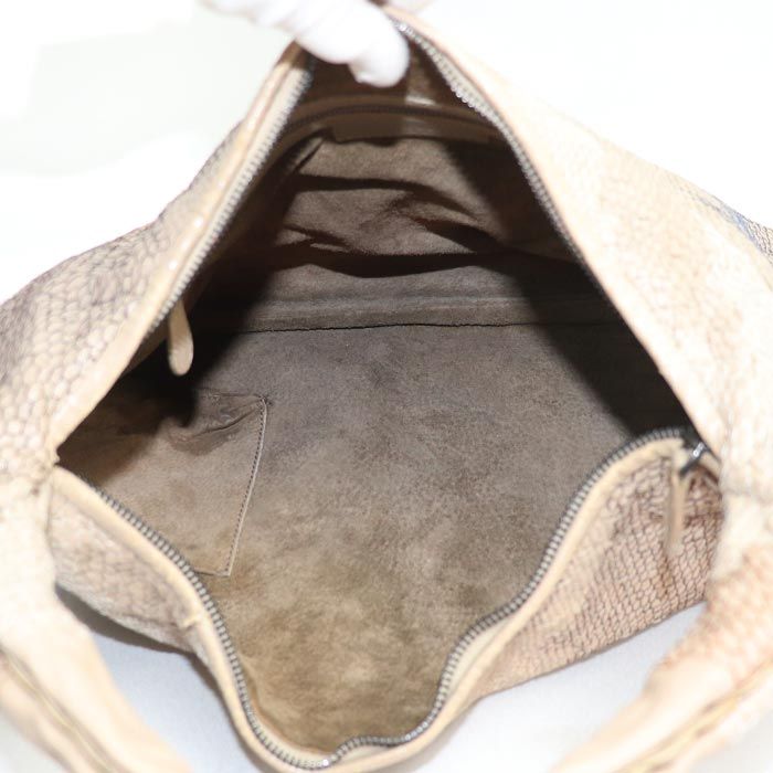 Bottega Veneta Hobo One Shoulder Bag Beige — view 3