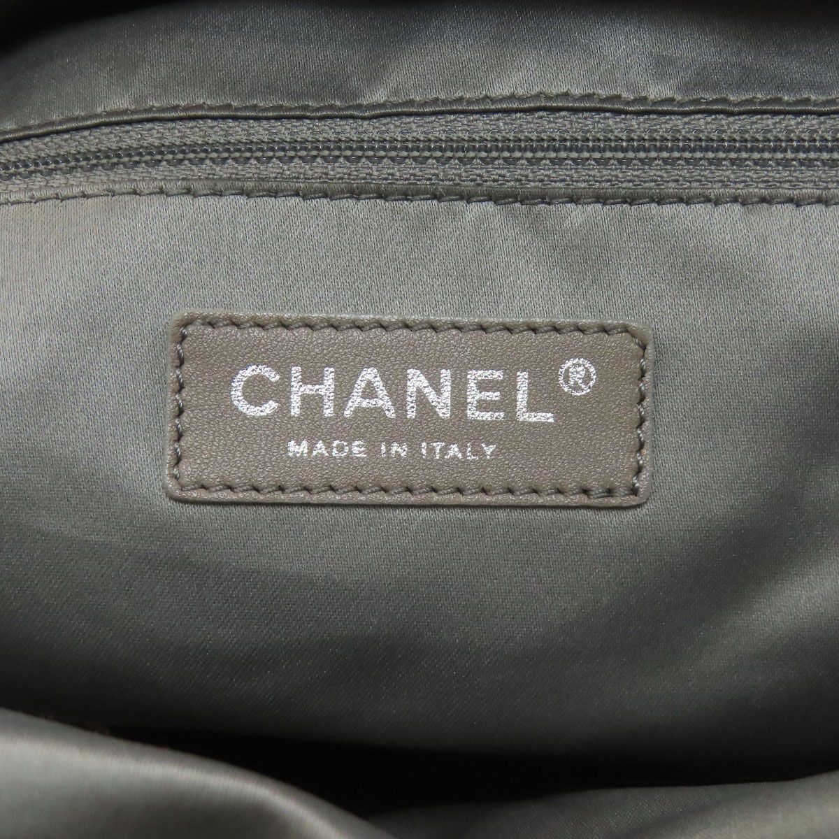 Chanel Quilted Silver Tote Grained Calfskin — view 8