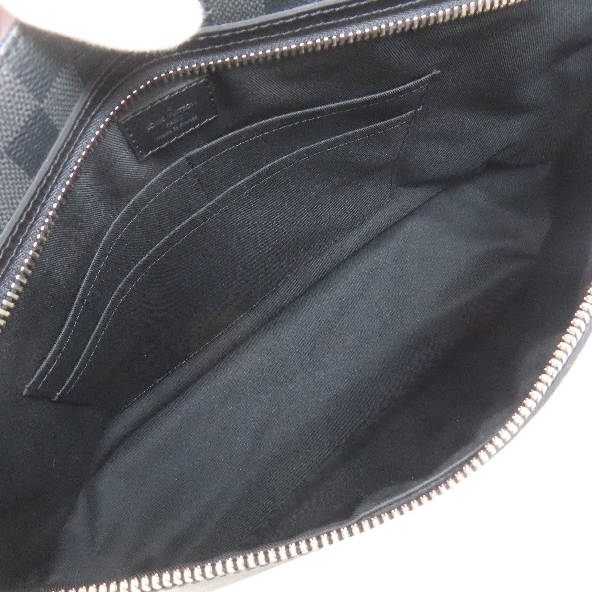 Louis Vuitton Hunter Shoulder Bag Damier Canvas — view 5