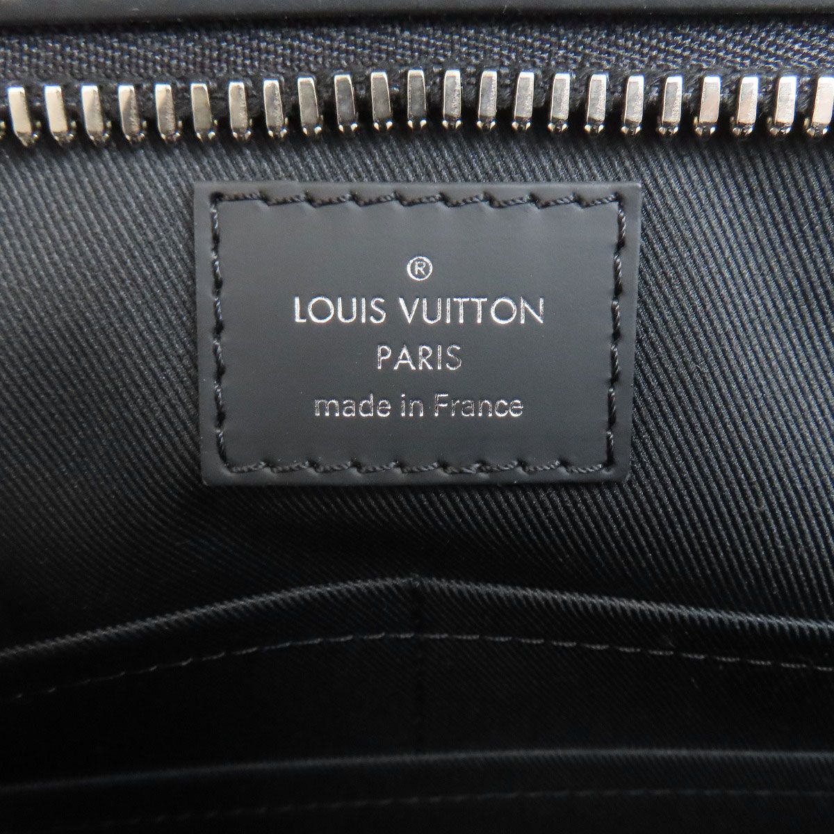 Louis Vuitton Hunter Shoulder Bag Damier Canvas — view 6