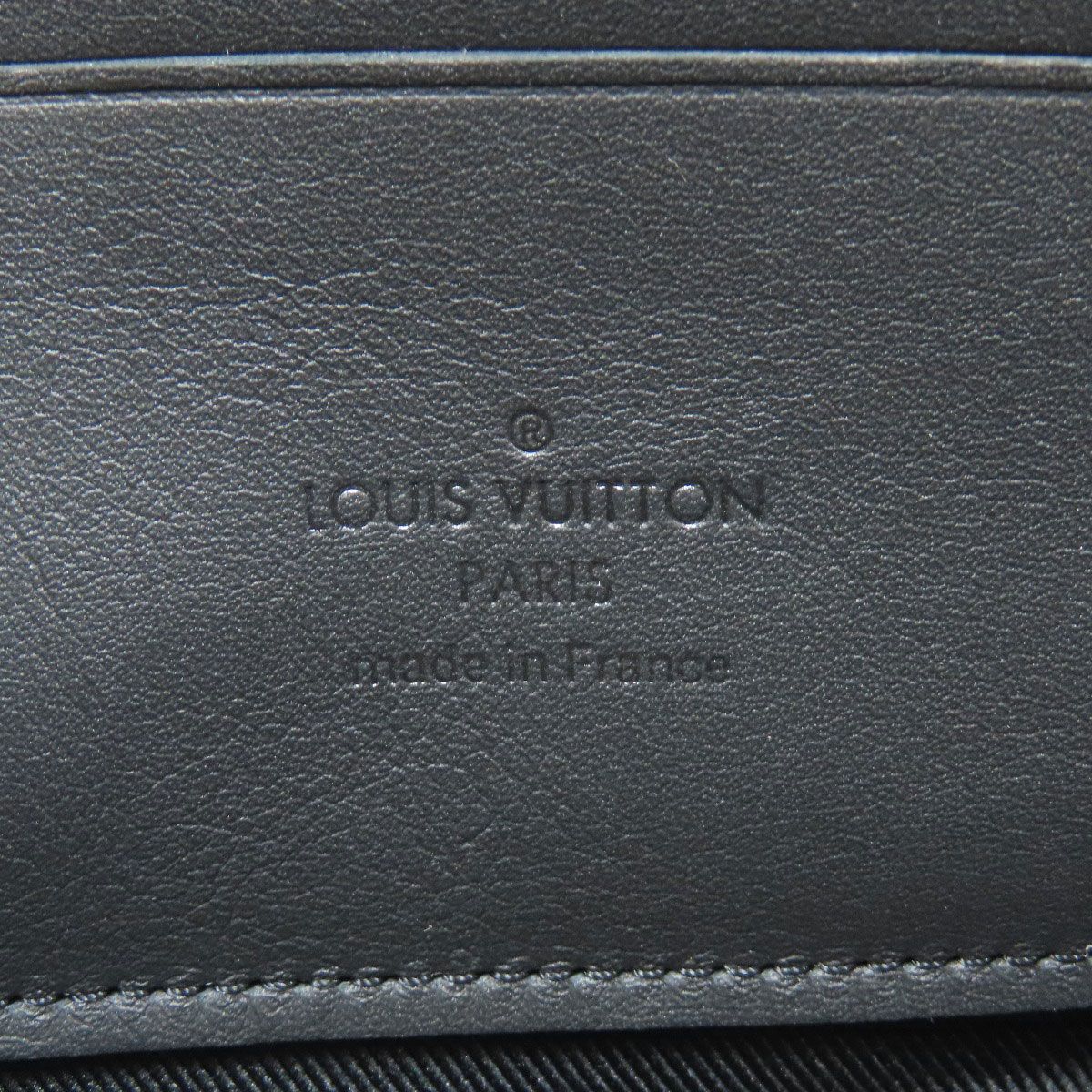 Louis Vuitton Alpha Wearable Wallet Aerogram Shoulder Bag Taurillon — view 7