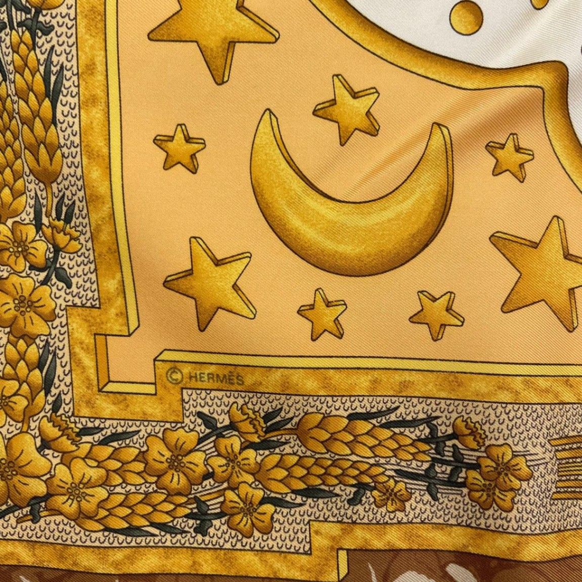 Hermes Scarf Silk Rikire 90 Carpe Diem Enjoy Today Gold — view 7