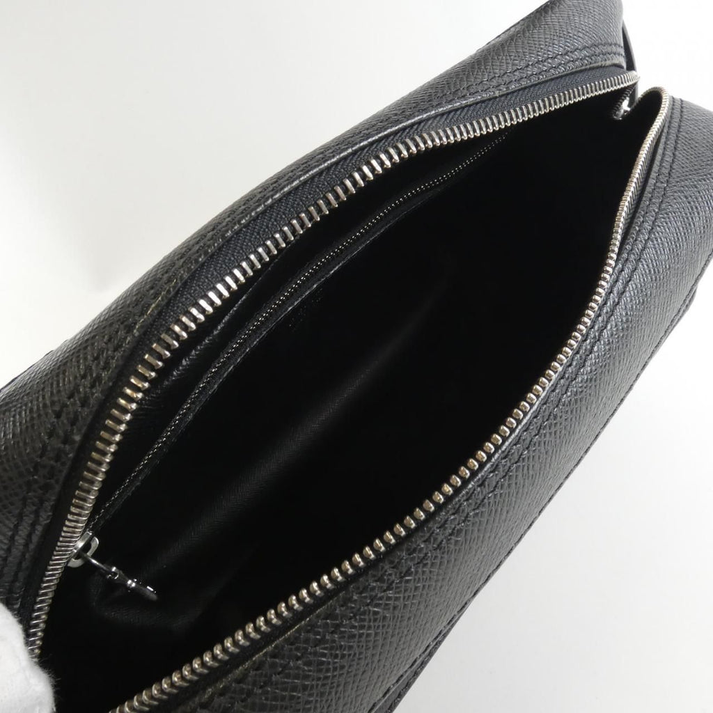 Louis Vuitton Taiga Nile Shoulder Bag — view 9
