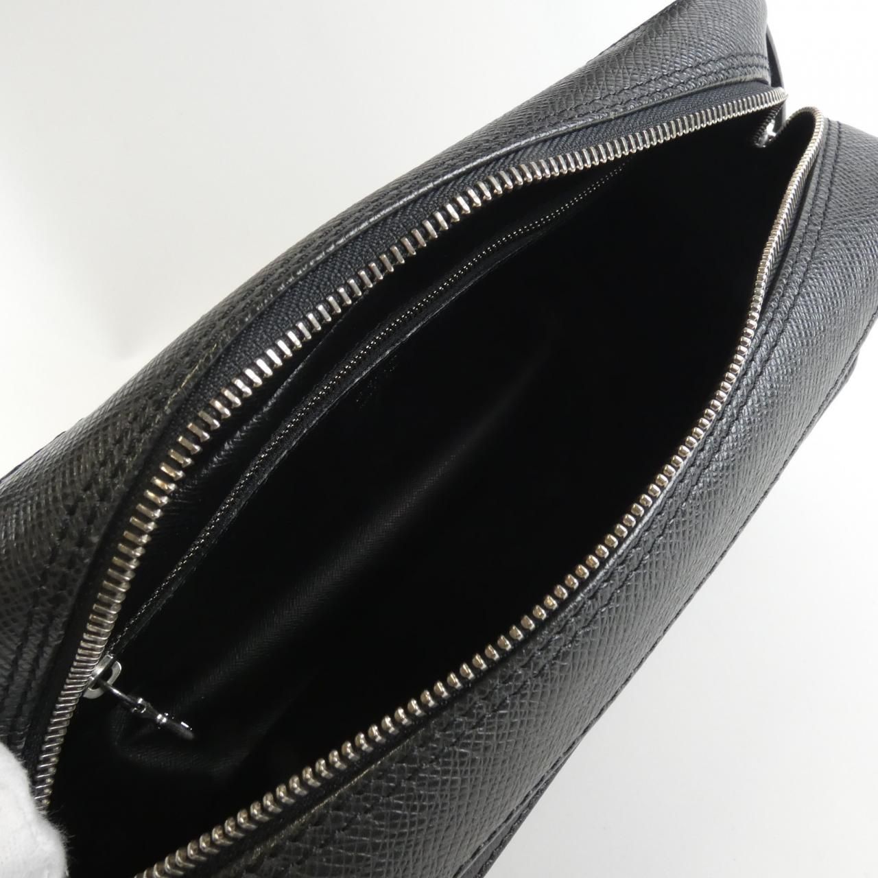 Louis Vuitton Taiga Nile Shoulder Bag — view 9