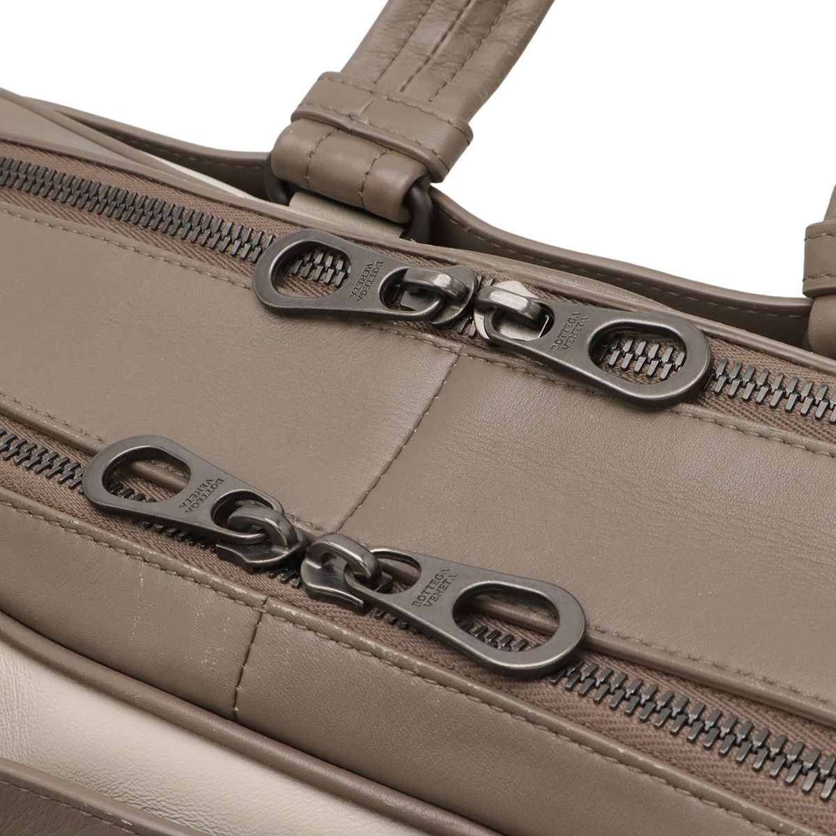 Bottega Veneta Intrecciato Business Bree Faux 2-Way Shoulder Bag Leather Grey — view 4