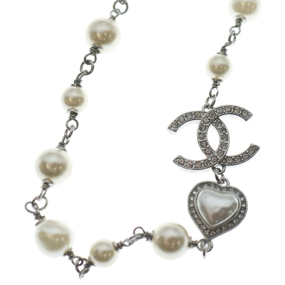 Chanel CC Logo Pearl Necklace Heart Pendant Chain Silver White — view 4