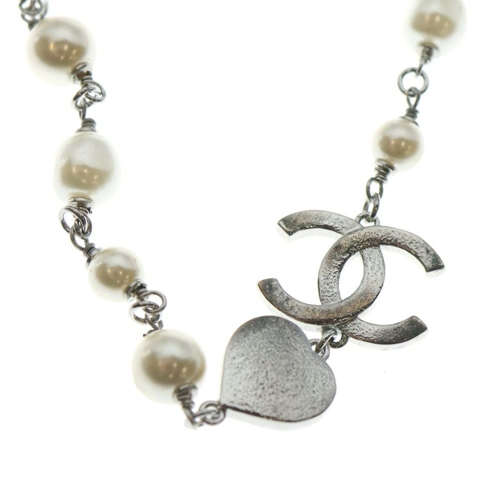 Chanel CC Logo Pearl Necklace Heart Pendant Chain Silver White — view 5