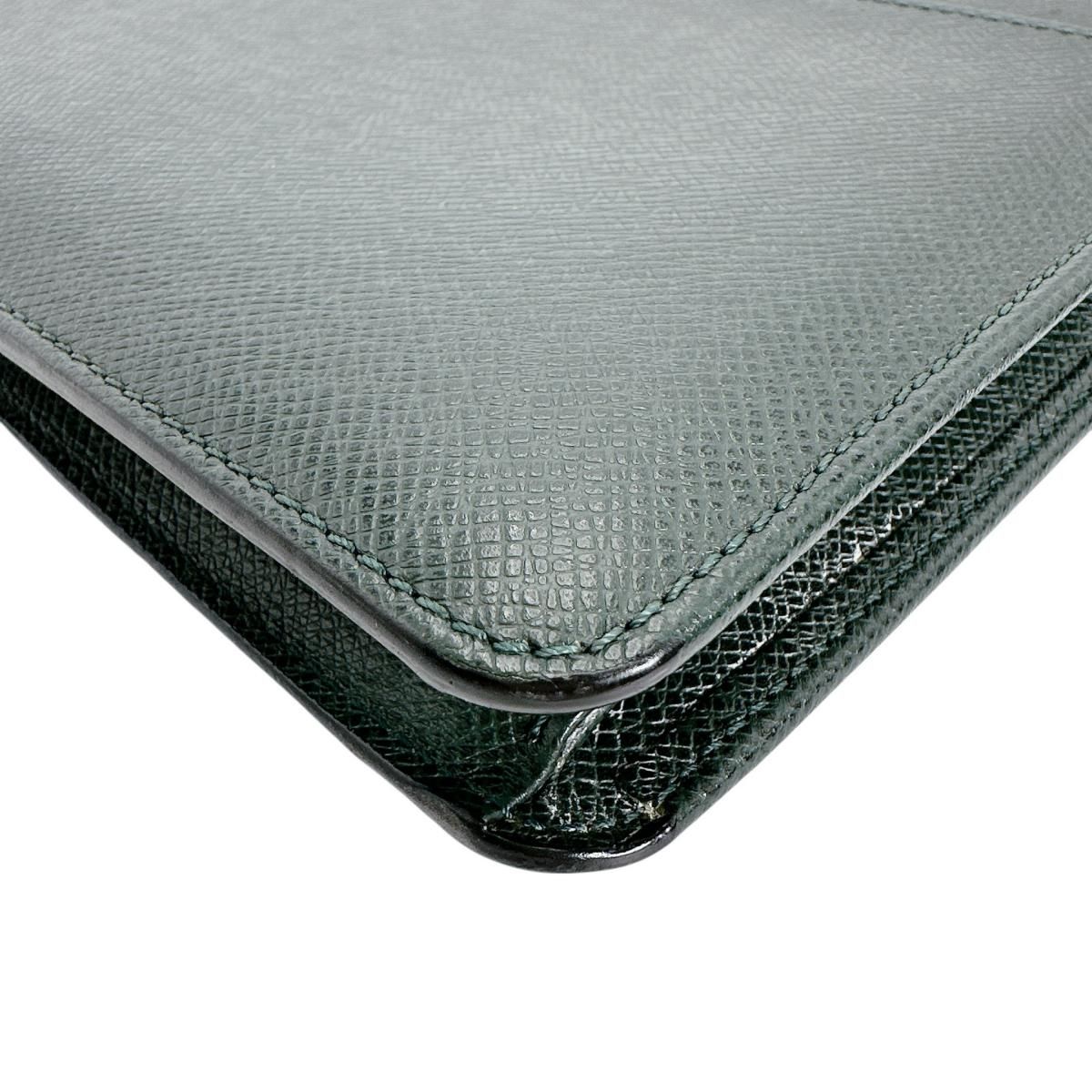 Louis Vuitton Taiga Epi Sea Pochette Clado Second Bag Green — view 8