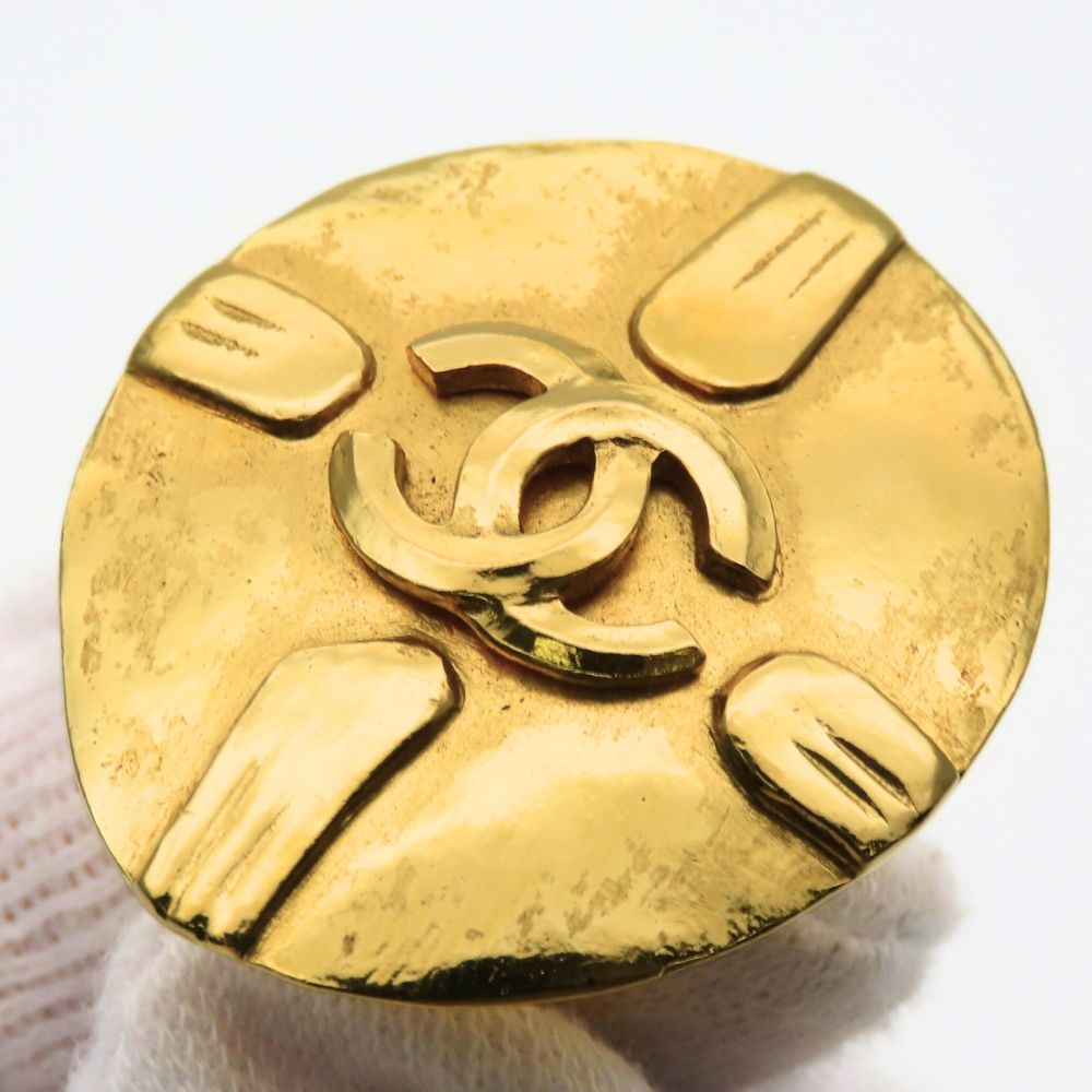 Chanel Earrings CC Logo Metal Gold Plated — view 7