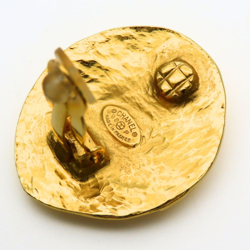 Chanel Earrings CC Logo Metal Gold Plated — view 4