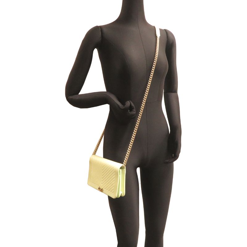 Chanel Shoulder Bag Caviar Green — view 9