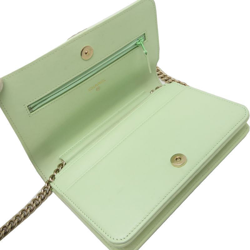 Chanel Shoulder Bag Caviar Green — view 6