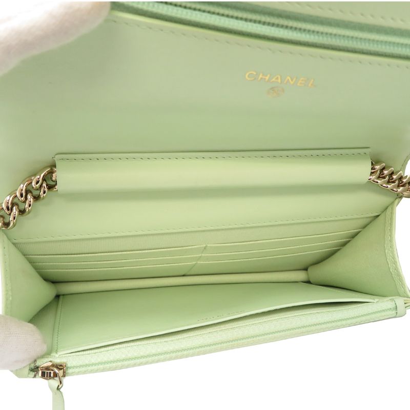 Chanel Shoulder Bag Caviar Green — view 7