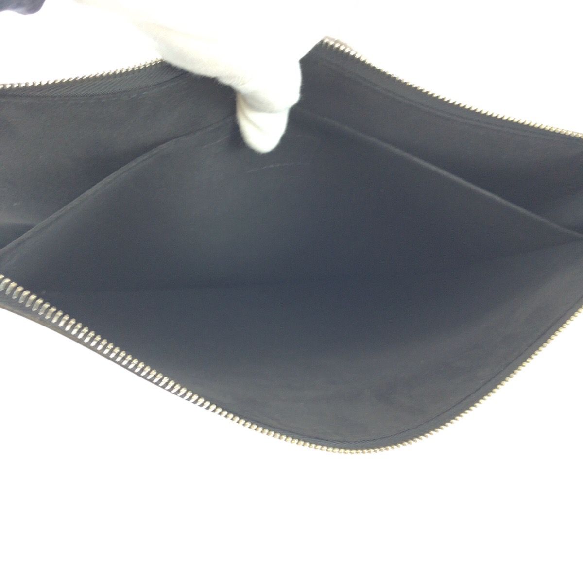 Louis Vuitton Taurillon Pochette Jour GM Black Noir Leather — view 8