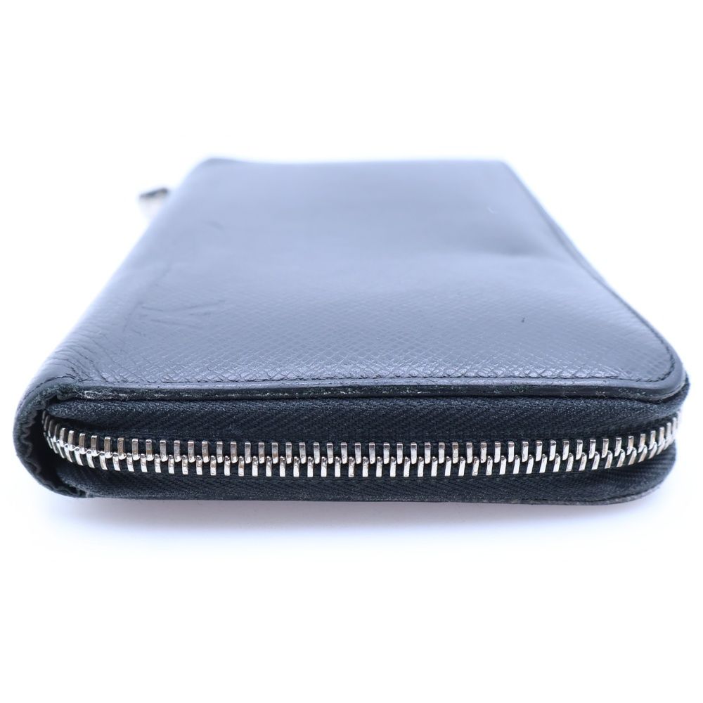 Louis Vuitton Taiga Round Zip Fastener Long Wallet Black — view 3
