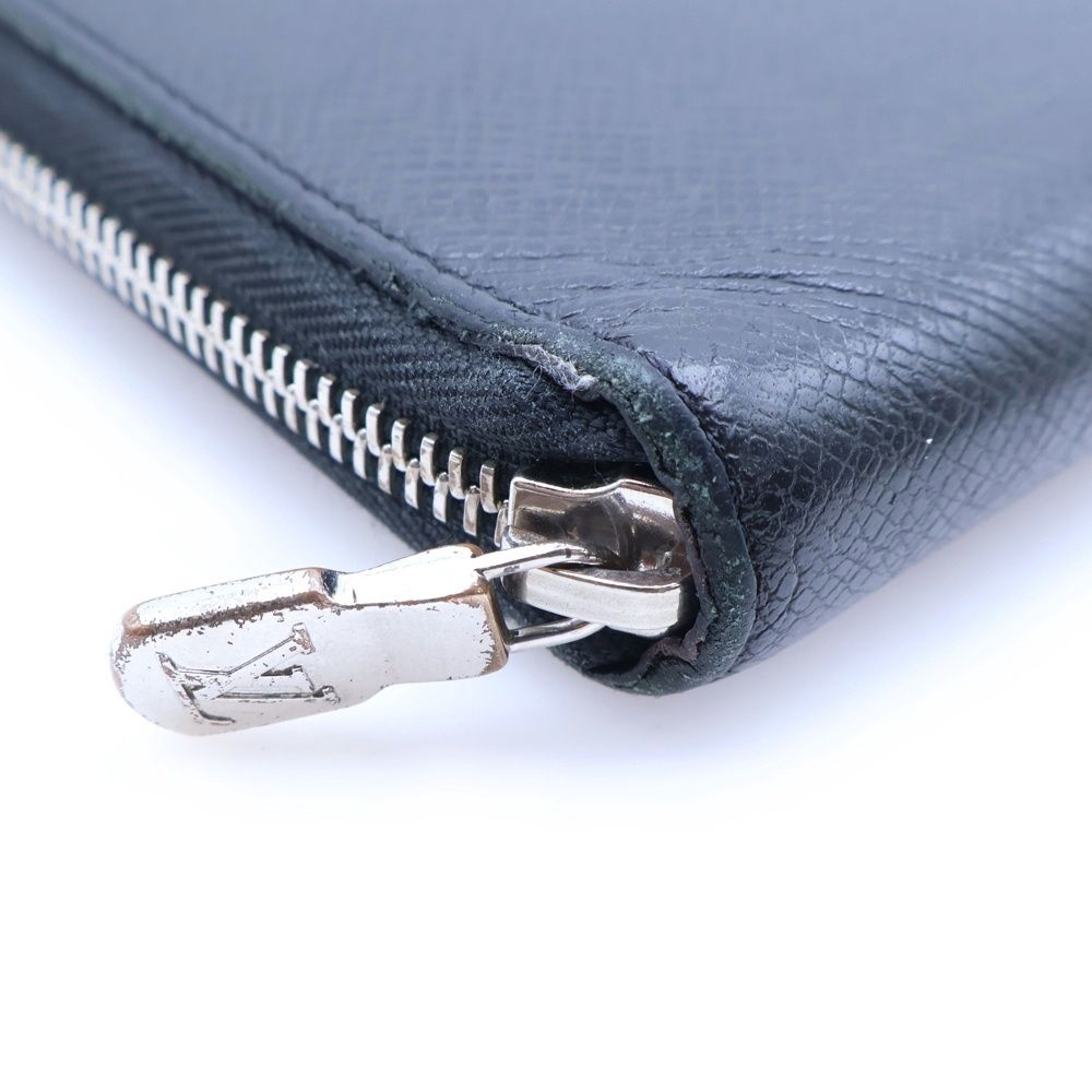Louis Vuitton Taiga Round Zip Fastener Long Wallet Black — view 6