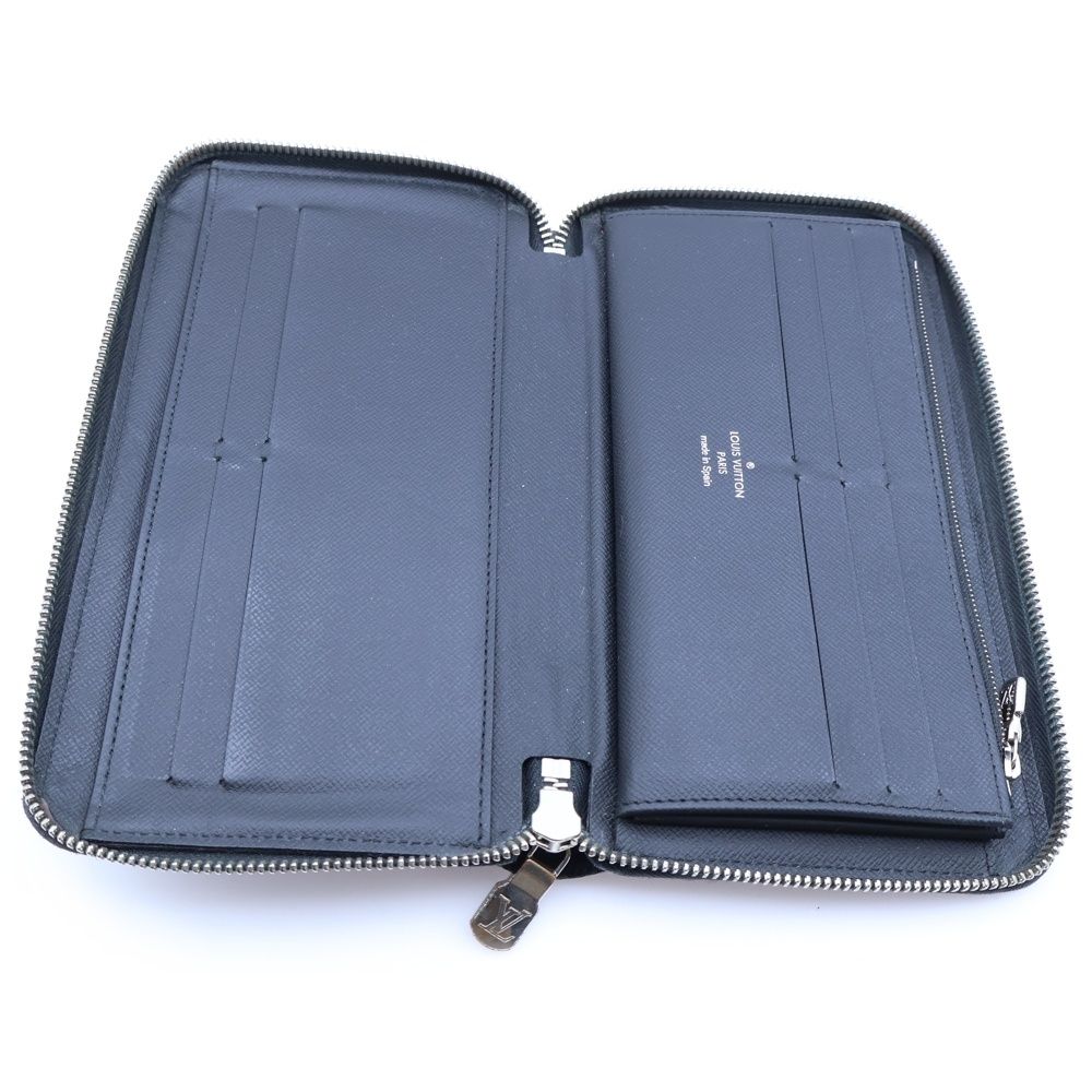Louis Vuitton Taiga Round Zip Fastener Long Wallet Black — view 4