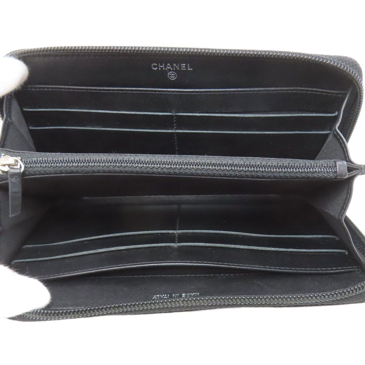 Chanel CC Logo Silver Long Wallet Grained Calfskin — view 4