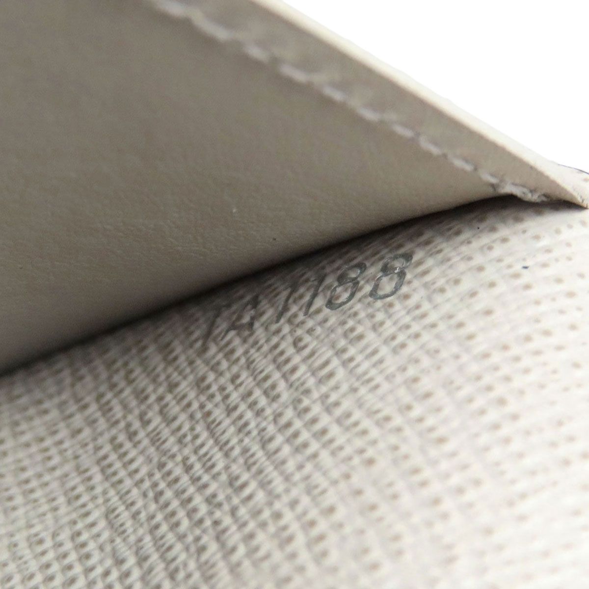 Louis Vuitton Portefeuille Brother Long Wallet Taiga — view 7