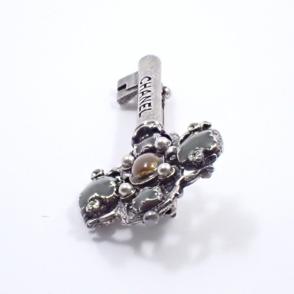 Chanel Key Motif Brooch Silver Color Rice Stone — view 2