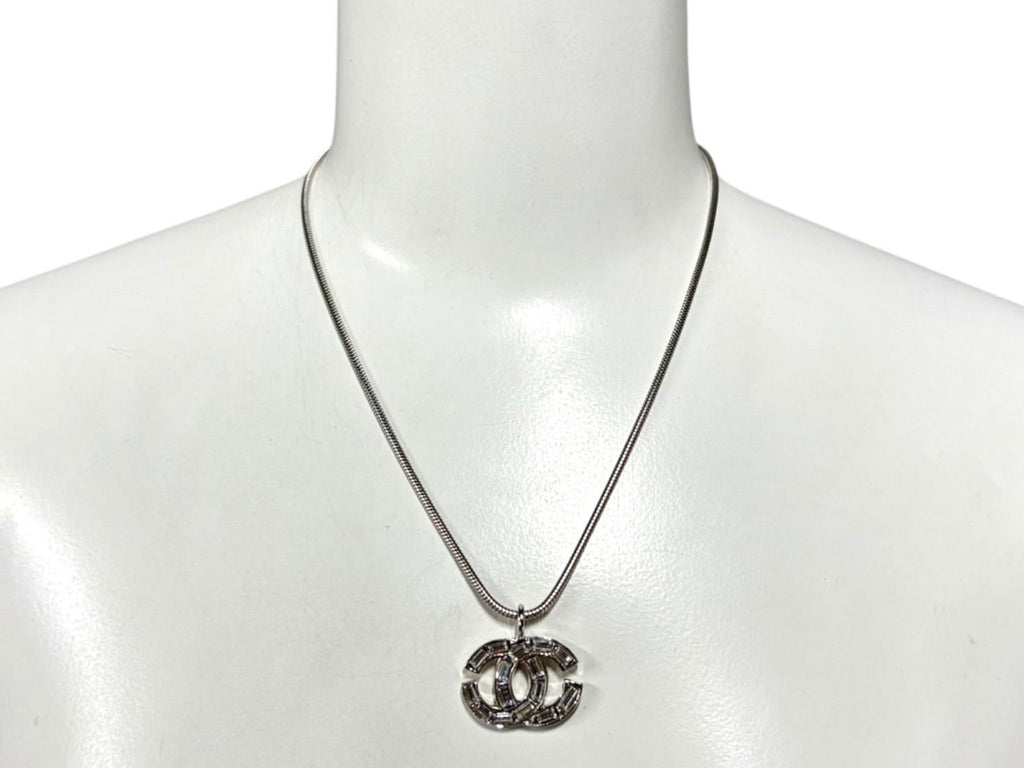 Chanel Rhinestone CC Logo Necklace 01 Silver — view 7
