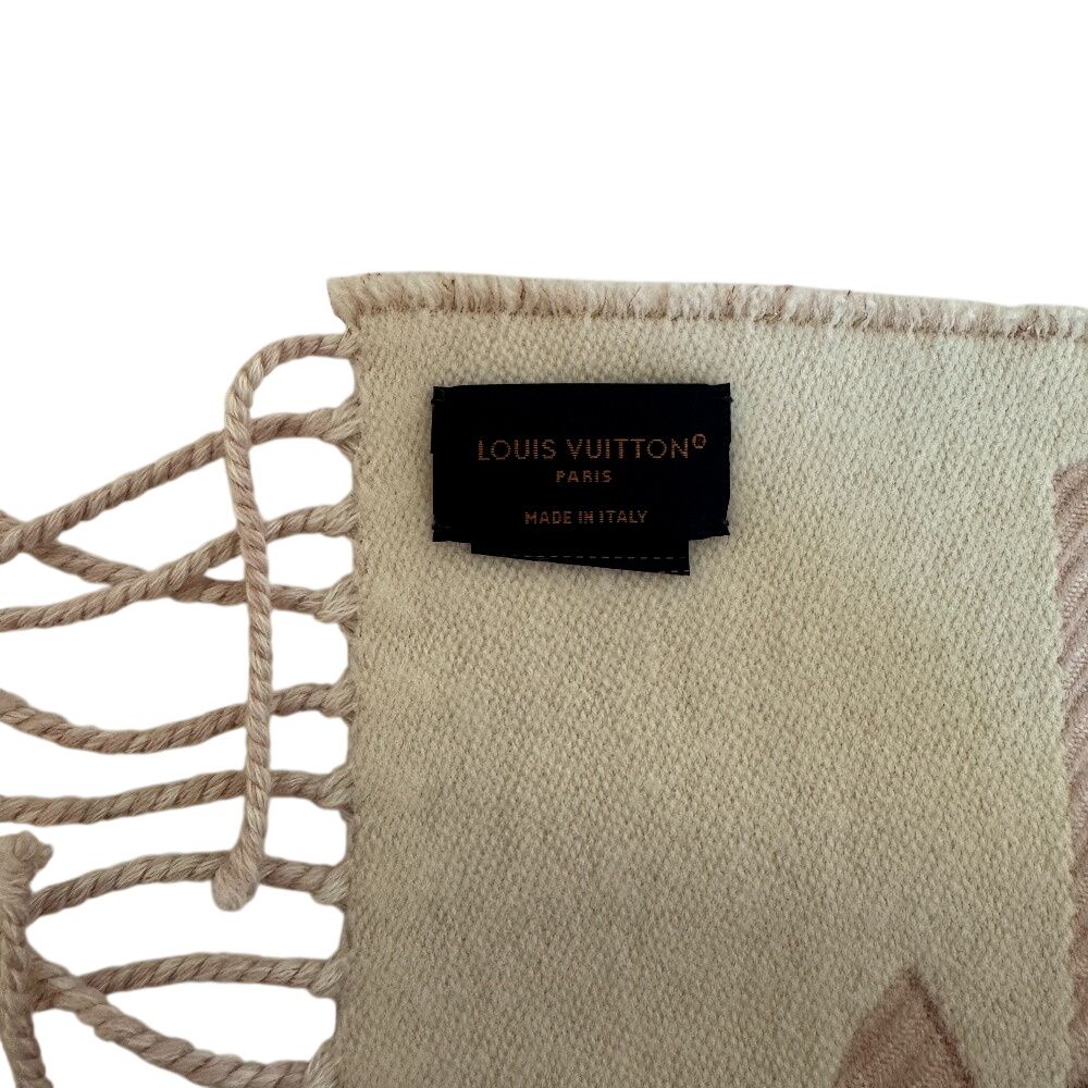 Louis Vuitton Muffler LV Essential Shine Scarf — view 8