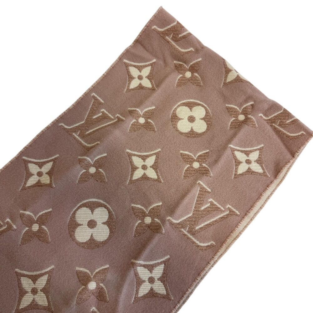 Louis Vuitton Muffler LV Essential Shine Scarf — view 4
