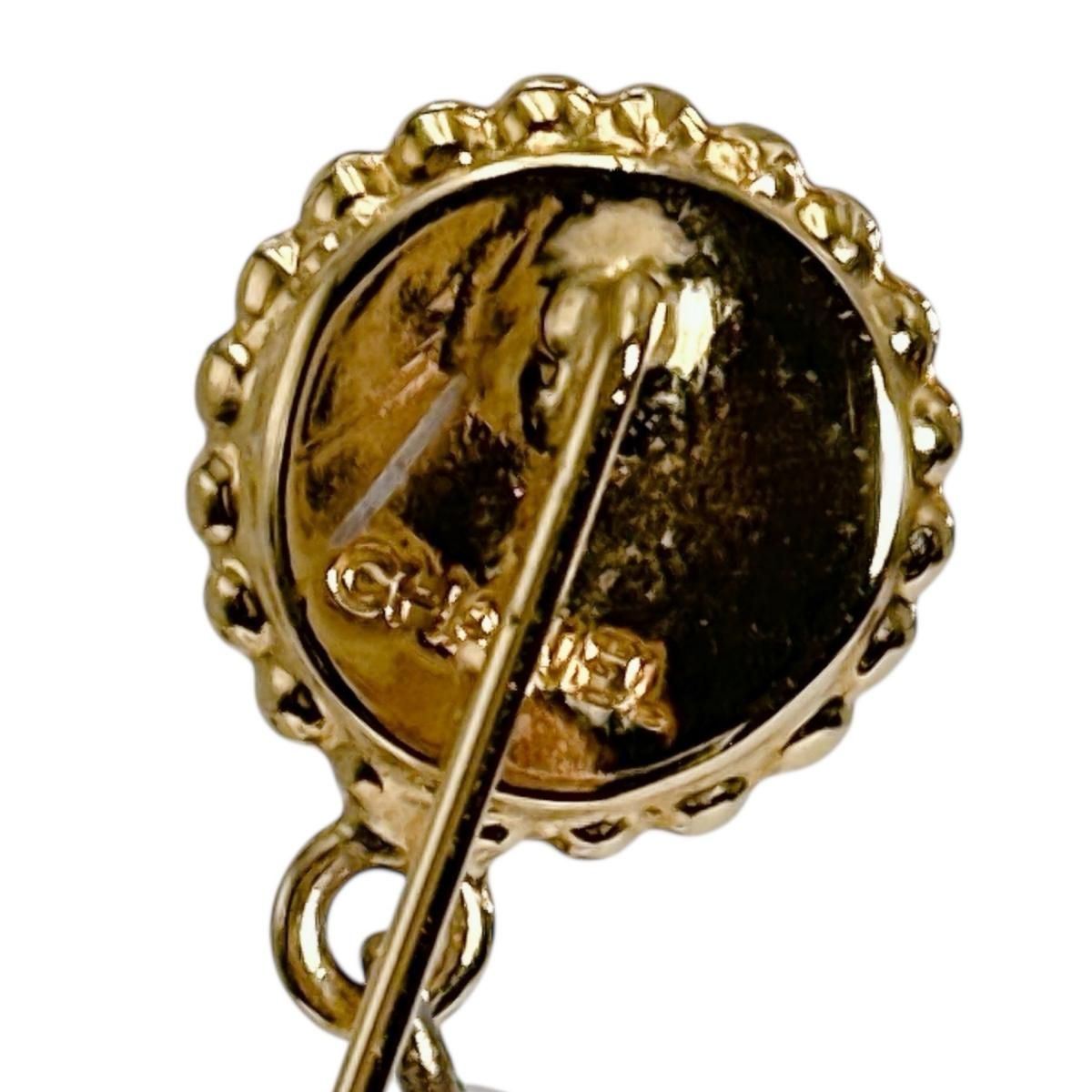 Chanel Clover Pin Brooch Drop Pearl Gold — view 6