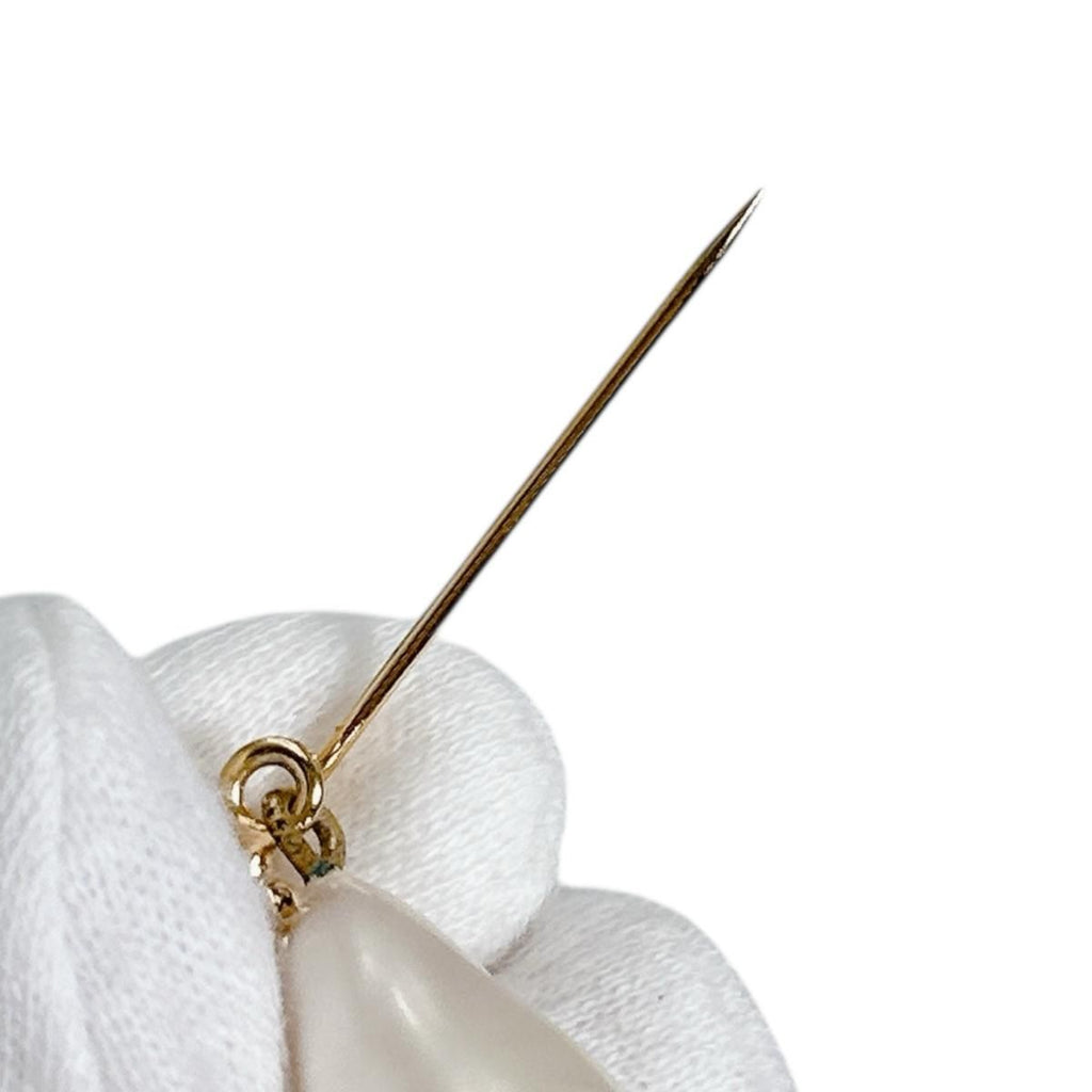 Chanel Clover Pin Brooch Drop Pearl Gold — view 5