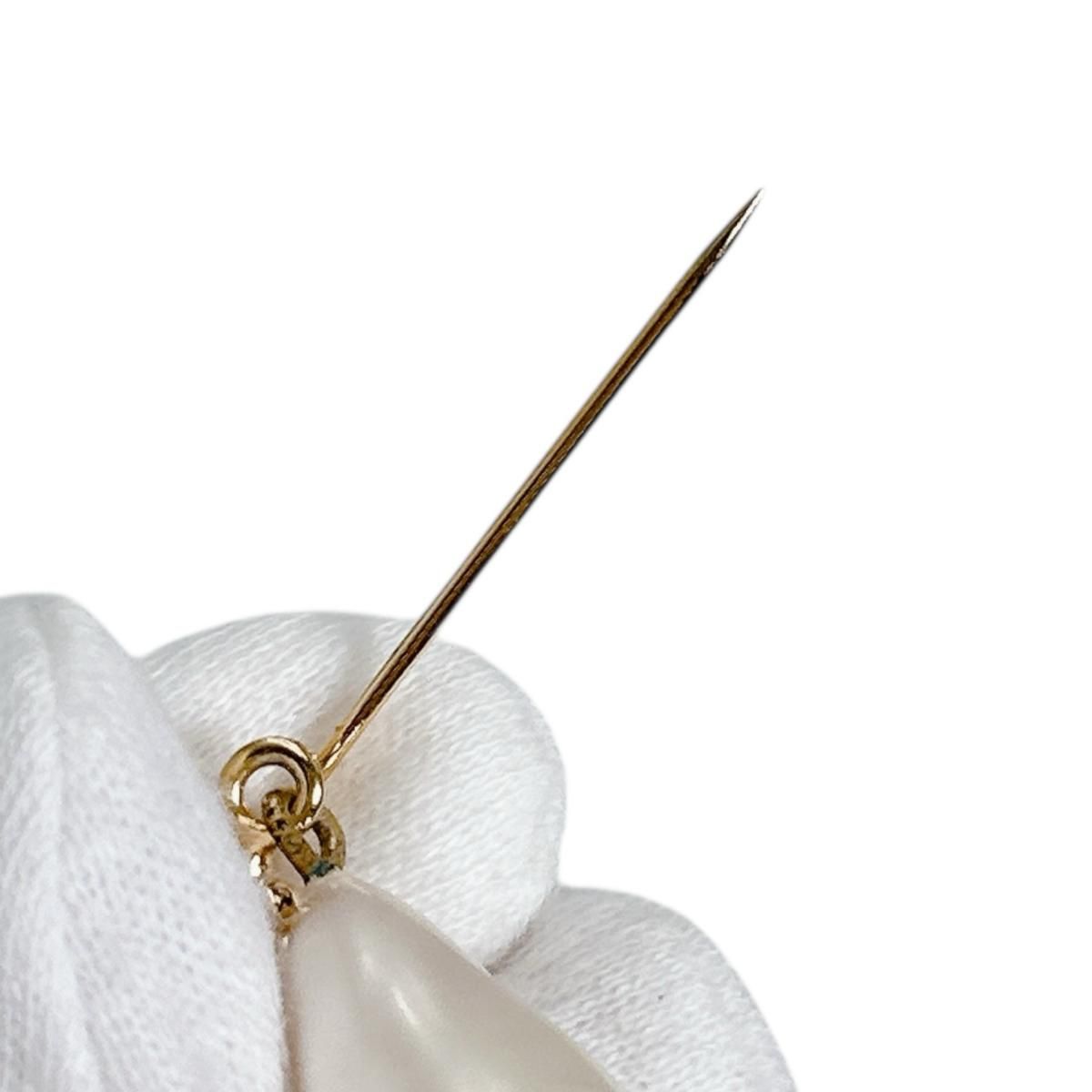 Chanel Clover Pin Brooch Drop Pearl Gold — view 5