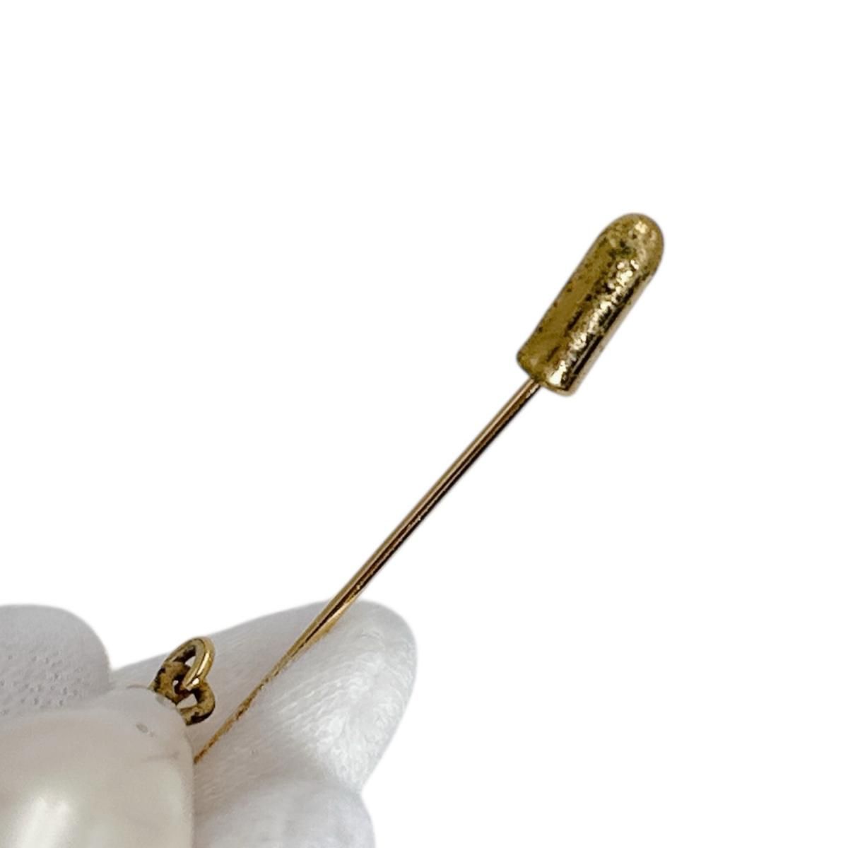 Chanel Clover Pin Brooch Drop Pearl Gold — view 4