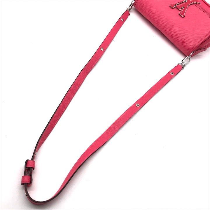 Louis Vuitton Epi Buci NM Pink Shoulder Bag — view 7