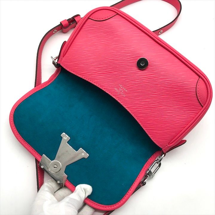 Louis Vuitton Epi Buci NM Pink Shoulder Bag — view 8