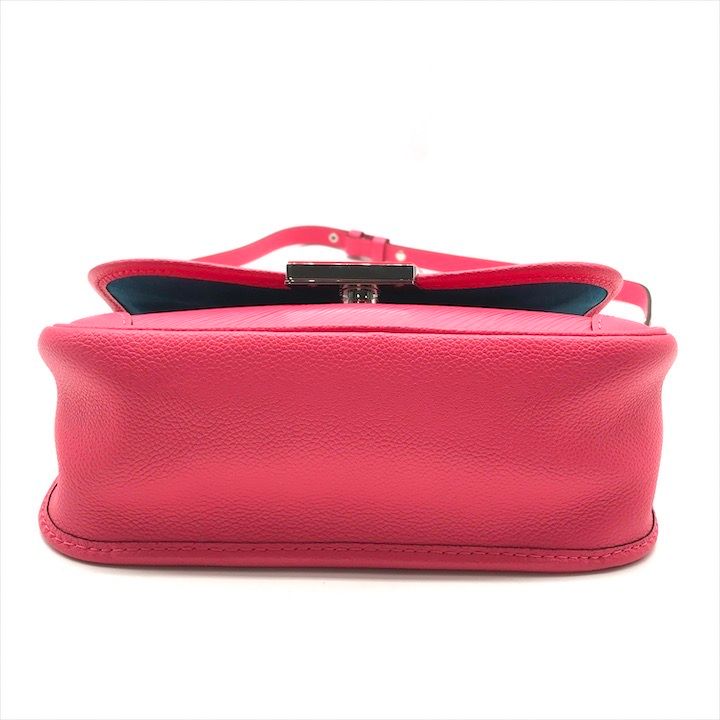 Louis Vuitton Epi Buci NM Pink Shoulder Bag — view 4