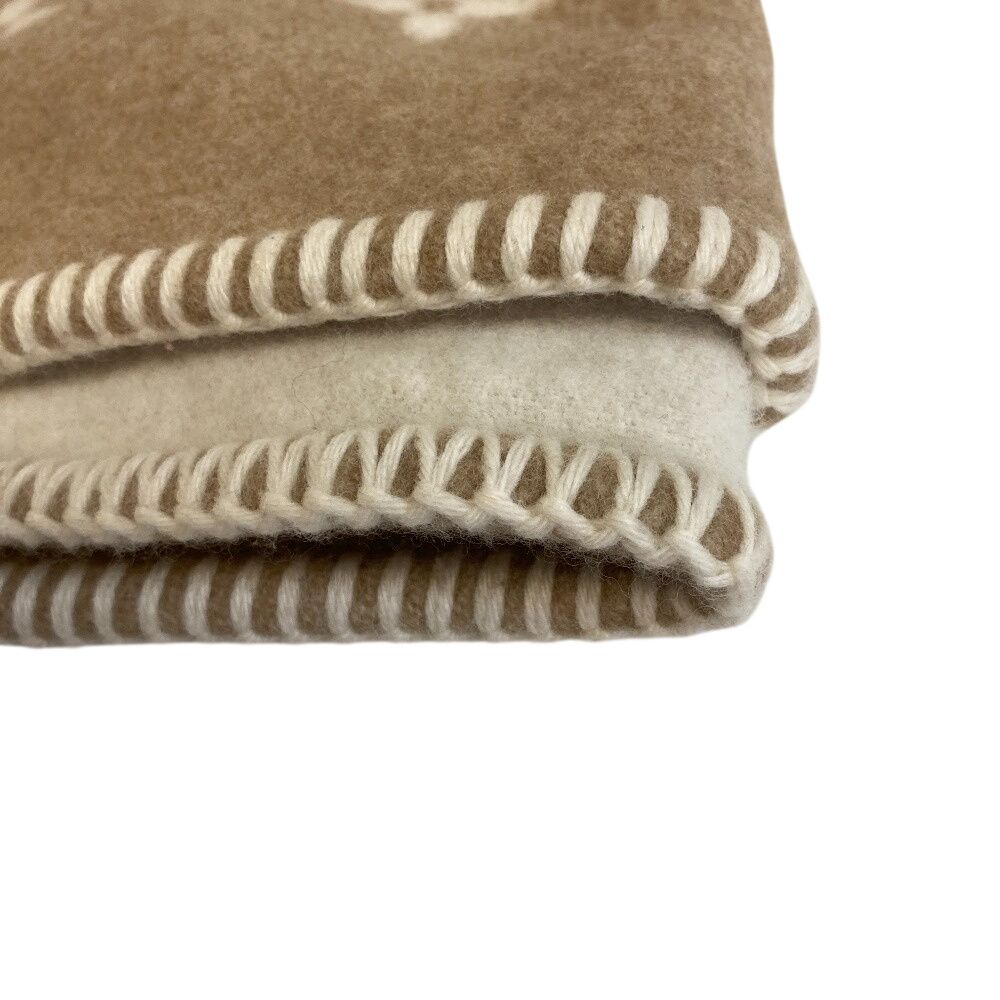 Louis Vuitton Blanket Pred Neo Monogram Shawl — view 5