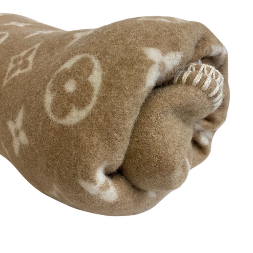 Louis Vuitton Blanket Pred Neo Monogram Shawl — view 2