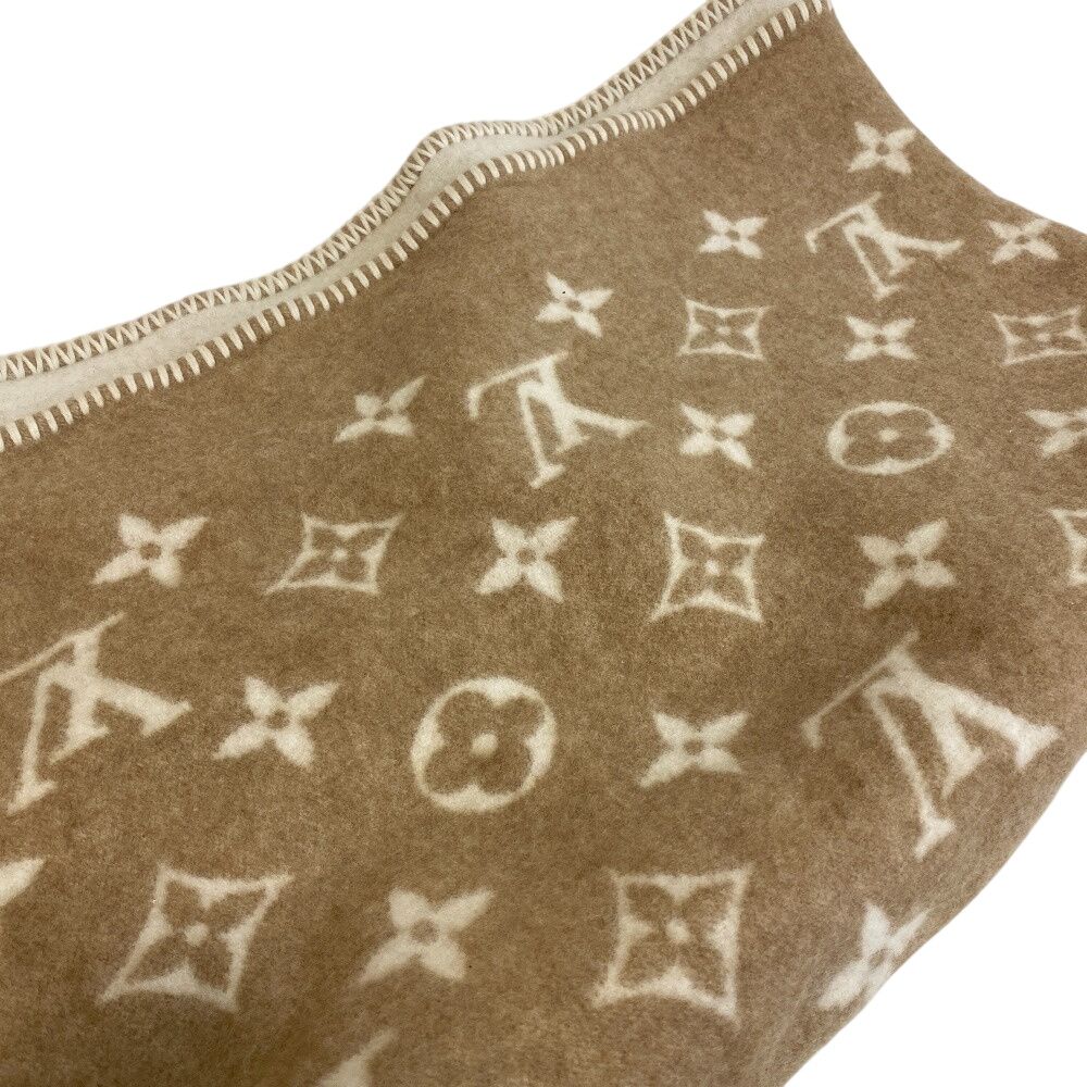 Louis Vuitton Blanket Pred Neo Monogram Shawl — view 3