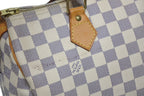 Louis Vuitton Damier Azur Speedy 30 Handbag White Gold Logo — view 4