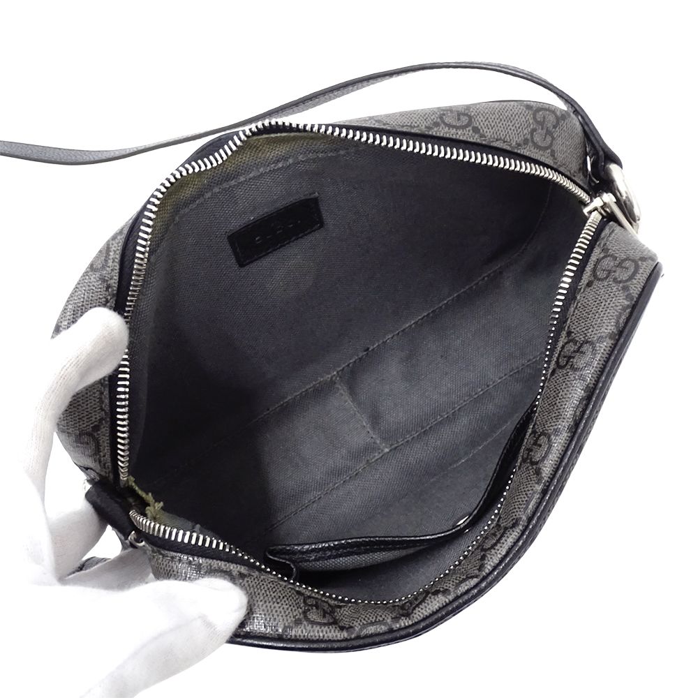 Gucci Shoulder Bag GG Supreme Gray Black — view 5